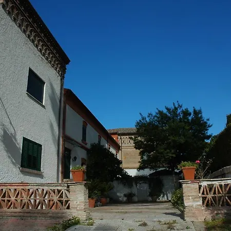 Borgomontanaro Bed & Breakfast *